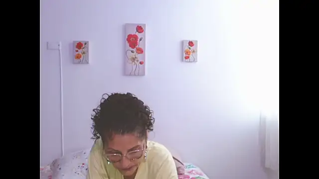 Snapshot of arianna_ros3 chatting on 06-29-26, 09:47 arianna ros3 online show from 06-29-26, 09:47