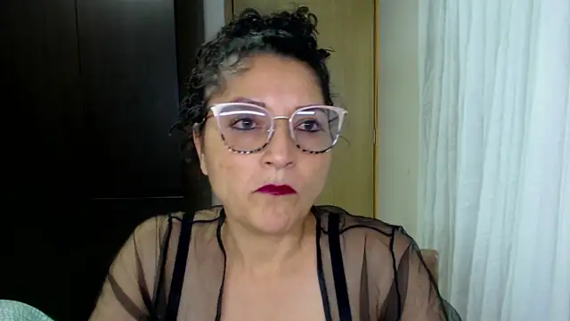 Snapshot of arianna_ros3 chatting on 06-15-26, 02:23 arianna ros3 online show from 06-15-26, 02:23