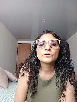 Snapshot of arianna_ros3 chatting on 06-27-26, 06:03 arianna ros3 online show from 06-27-26, 06:03