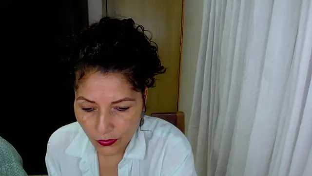 arianna ros3 online show from 05-13-26, 02:29