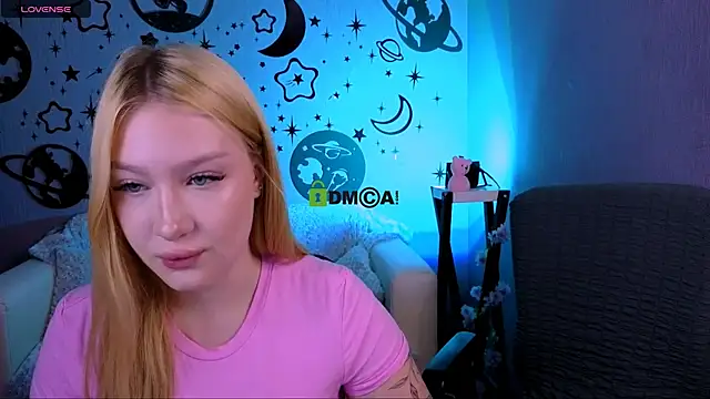 Snapshot of playful_sophie chatting on 06-13-26, 08:07 playful sophie online show from 06-13-26, 08:07