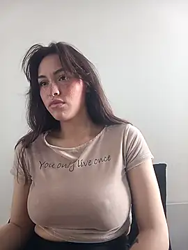 Snapshot of eriika_deep_ chatting on 03-10-25, 04:35 eriika deep online show from 03-10-25, 04:35