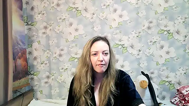 Snapshot of KattyLuuu chatting on 10-11-25, 08:32 KattyLuuu online show from 10-11-25, 08:32