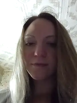 Snapshot of KattyLuuu chatting on 12-14-25, 09:31 KattyLuuu online show from 12-14-25, 09:31