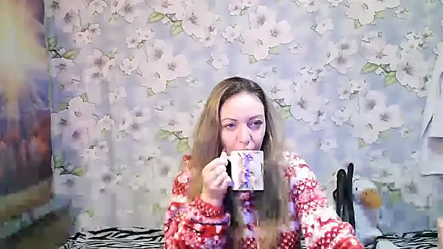 Snapshot of KattyLuuu chatting on 10-25-25, 08:31 KattyLuuu online show from 10-25-25, 08:31