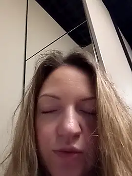 Snapshot of KattyLuuu chatting on 02-14-26, 08:31 KattyLuuu online show from 02-14-26, 08:31