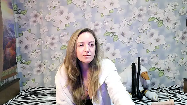 Snapshot of KattyLuuu chatting on 09-19-25, 08:57 KattyLuuu online show from 09-19-25, 08:57