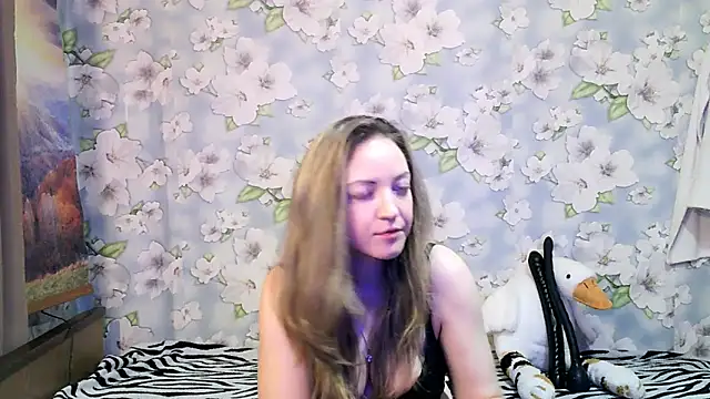 Snapshot of KattyLuuu chatting on 10-08-25, 09:04 KattyLuuu online show from 10-08-25, 09:04