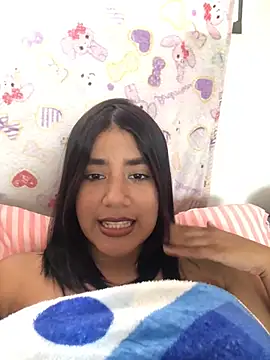 mia-valentina online show from 01-28-25, 07:00