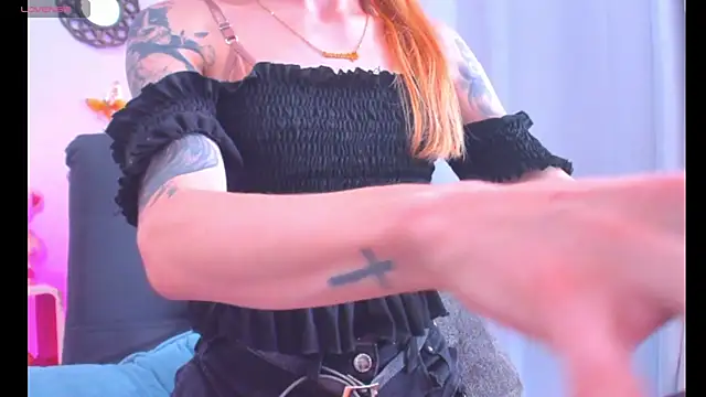 GabbyHills online show from 12-14-25, 01:39