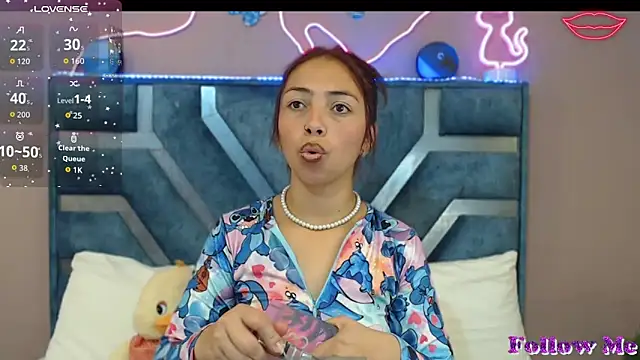 Snapshot of Roxan_Fox- chatting on 02-23-26, 04:58 Roxan Fox- online show from 02-23-26, 04:58