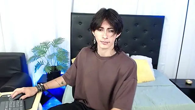 andreey50 online show from 11-18-25, 02:09