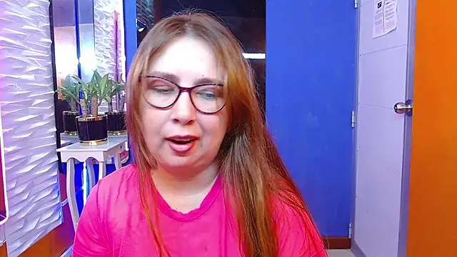 Snapshot of chloe_prg chatting on 03-12-25, 06:43 chloe prg online show from 03-12-25, 06:43