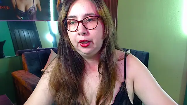 Snapshot of chloe_prg chatting on 02-20-25, 12:47 chloe prg online show from 02-20-25, 12:47