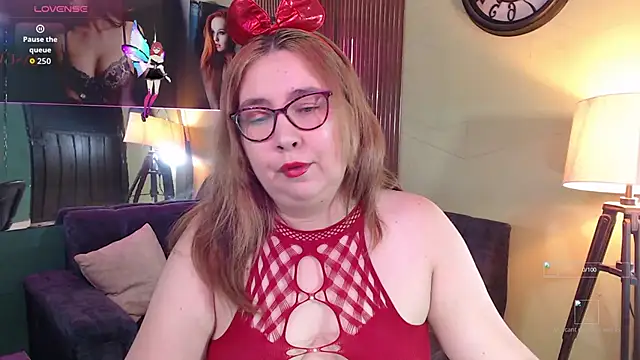 chloe prg online show from 11-12-25, 02:54