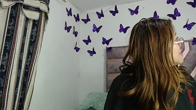 Anny Fox- online show from 12-18-25, 04:28