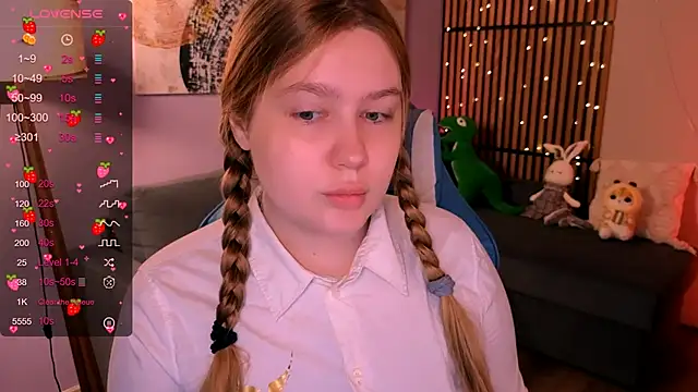 Snapshot of Ellie_Wellie chatting on 09-19-25, 08:13 Ellie Wellie online show from 09-19-25, 08:13