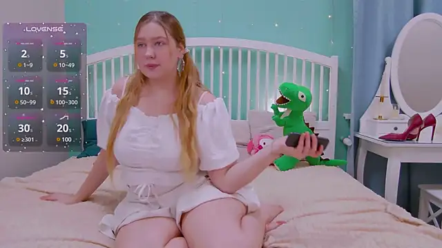 Snapshot of Ellie_Wellie chatting on 02-26-25, 02:27 Ellie Wellie online show from 02-26-25, 02:27