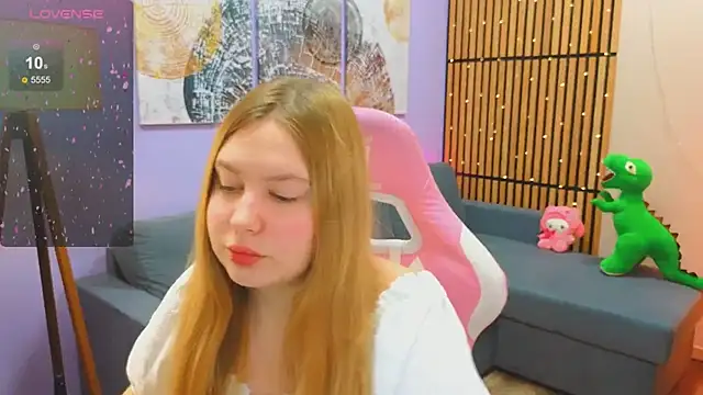 Snapshot of Ellie_Wellie chatting on 02-13-25, 02:09 Ellie Wellie online show from 02-13-25, 02:09