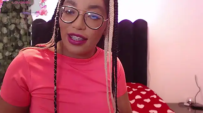 Snapshot of AmyBriiggs chatting on 03-09-25, 05:00 AmyBriiggs online show from 03-09-25, 05:00