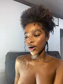 Snapshot of Zizi-campbel chatting on 03-13-25, 08:26 Zizi-campbel online show from 03-13-25, 08:26