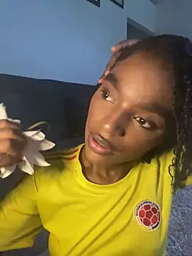 Snapshot of Zizi-campbel chatting on 02-08-25, 12:50 Zizi-campbel online show from 02-08-25, 12:50