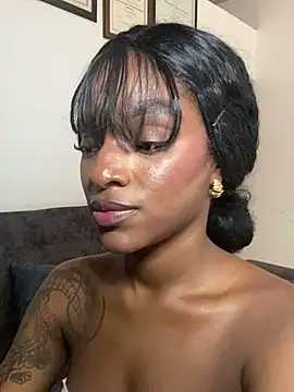 Snapshot of Zizi-campbel chatting on 01-31-25, 03:22 Zizi-campbel online show from 01-31-25, 03:22