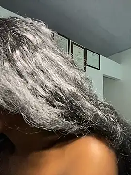 Snapshot of Zizi-campbel chatting on 01-30-25, 09:58 Zizi-campbel online show from 01-30-25, 09:58