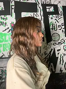 Snapshot of Zizi-campbel chatting on 12-04-25, 09:41 Zizi-campbel online show from 12-04-25, 09:41