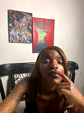 Snapshot of Zizi-campbel chatting on 12-19-25, 09:00 Zizi-campbel online show from 12-19-25, 09:00