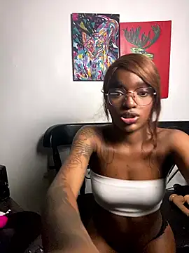 Snapshot of Zizi-campbel chatting on 01-11-26, 11:33 Zizi-campbel online show from 01-11-26, 11:33