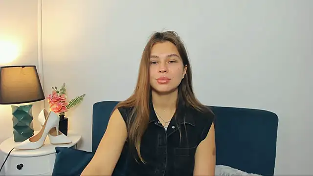 Snapshot of CamilaAmazing chatting on 09-18-25, 06:05 CamilaAmazing online show from 09-18-25, 06:05