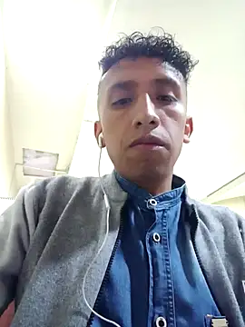 Snapshot of Alex-col chatting on 03-10-25, 11:06 Alex-col online show from 03-10-25, 11:06