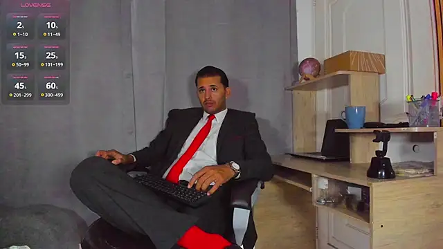 Hideintheoffice online show from 04-28-26, 12:31
