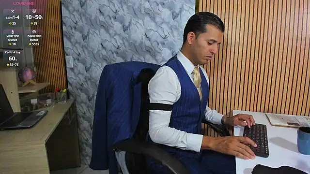 Hideintheoffice online show from 04-07-26, 03:30