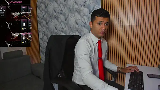 Hideintheoffice online show from 12-17-25, 11:37