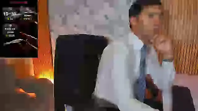 Snapshot of Hideintheoffice chatting on 10-12-25, 11:28 Hideintheoffice online show from 10-12-25, 11:28