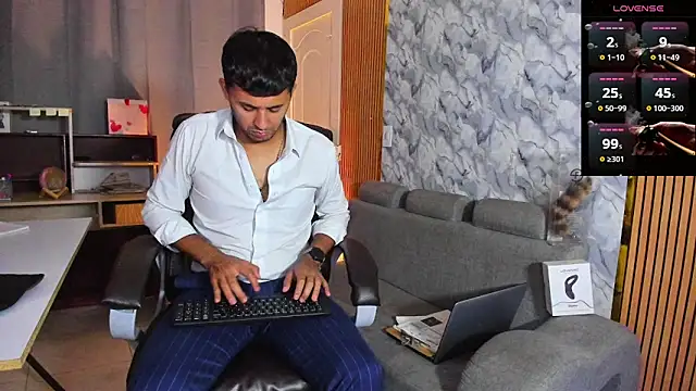 Hideintheoffice online show from 02-14-26, 03:51