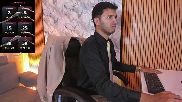 Snapshot of Hideintheoffice chatting on 10-10-25, 01:39 Hideintheoffice online show from 10-10-25, 01:39