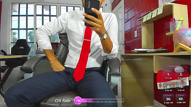 Snapshot of Hideintheoffice chatting on 12-19-24, 11:29 Hideintheoffice online show from 12-19-24, 11:29