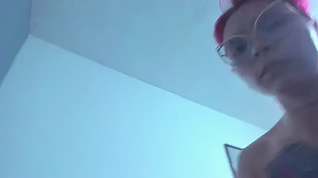 Snapshot of LilSasha chatting on 02-22-25, 04:18 LilSasha online show from 02-22-25, 04:18