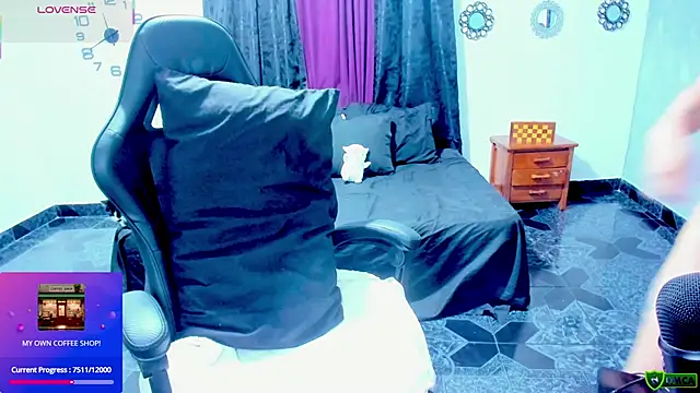 Snapshot of LilSasha chatting on 09-28-25, 04:41 LilSasha online show from 09-28-25, 04:41