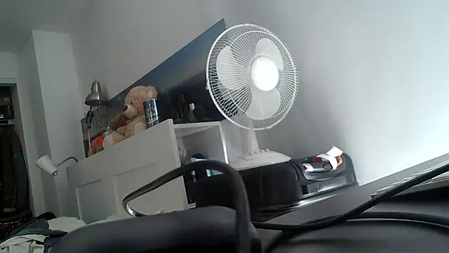 teek1234 1 online show from 03-02-25, 03:41