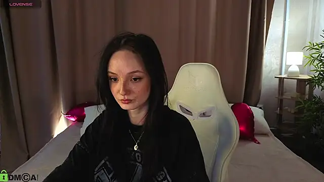 Snapshot of Cheryl__Brown chatting on 05-01-26, 01:21 Cheryl Brown online show from 05-01-26, 01:21