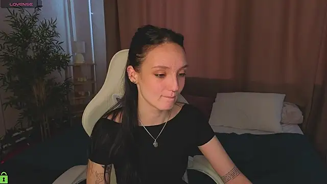 Snapshot of Cheryl__Brown chatting on 06-02-26, 01:05 Cheryl Brown online show from 06-02-26, 01:05