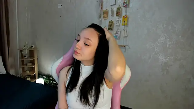 Cheryl  Brown online show from 11-10-25, 01:43