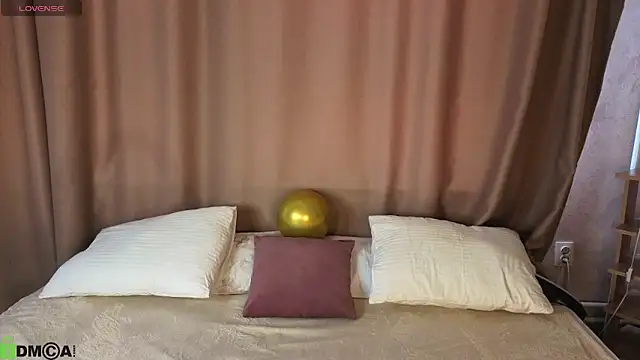 Snapshot of Cheryl__Brown chatting on 04-30-26, 01:12 Cheryl Brown online show from 04-30-26, 01:12