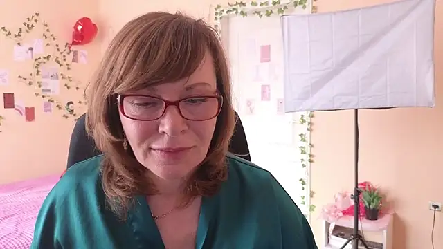 Miss Moren online show from 03-17-26, 05:32