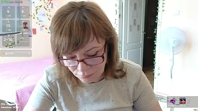 Snapshot of Miss_Moren chatting on 07-24-26, 04:08 Miss Moren online show from 07-24-26, 04:08