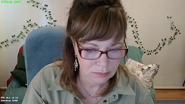 Snapshot of Miss_Moren chatting on 07-26-26, 05:25 Miss Moren online show from 07-26-26, 05:25